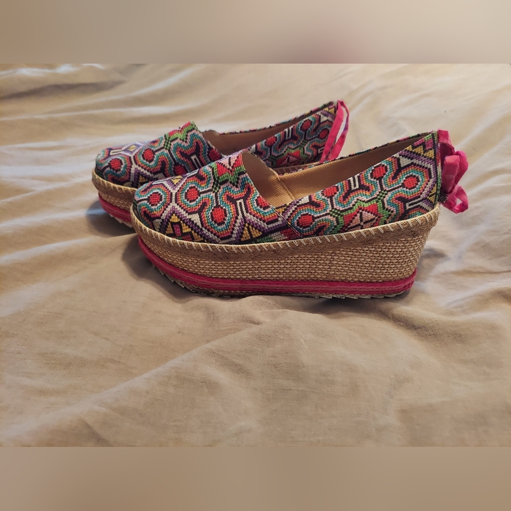 Platform Shoes - Picture 2 of 6